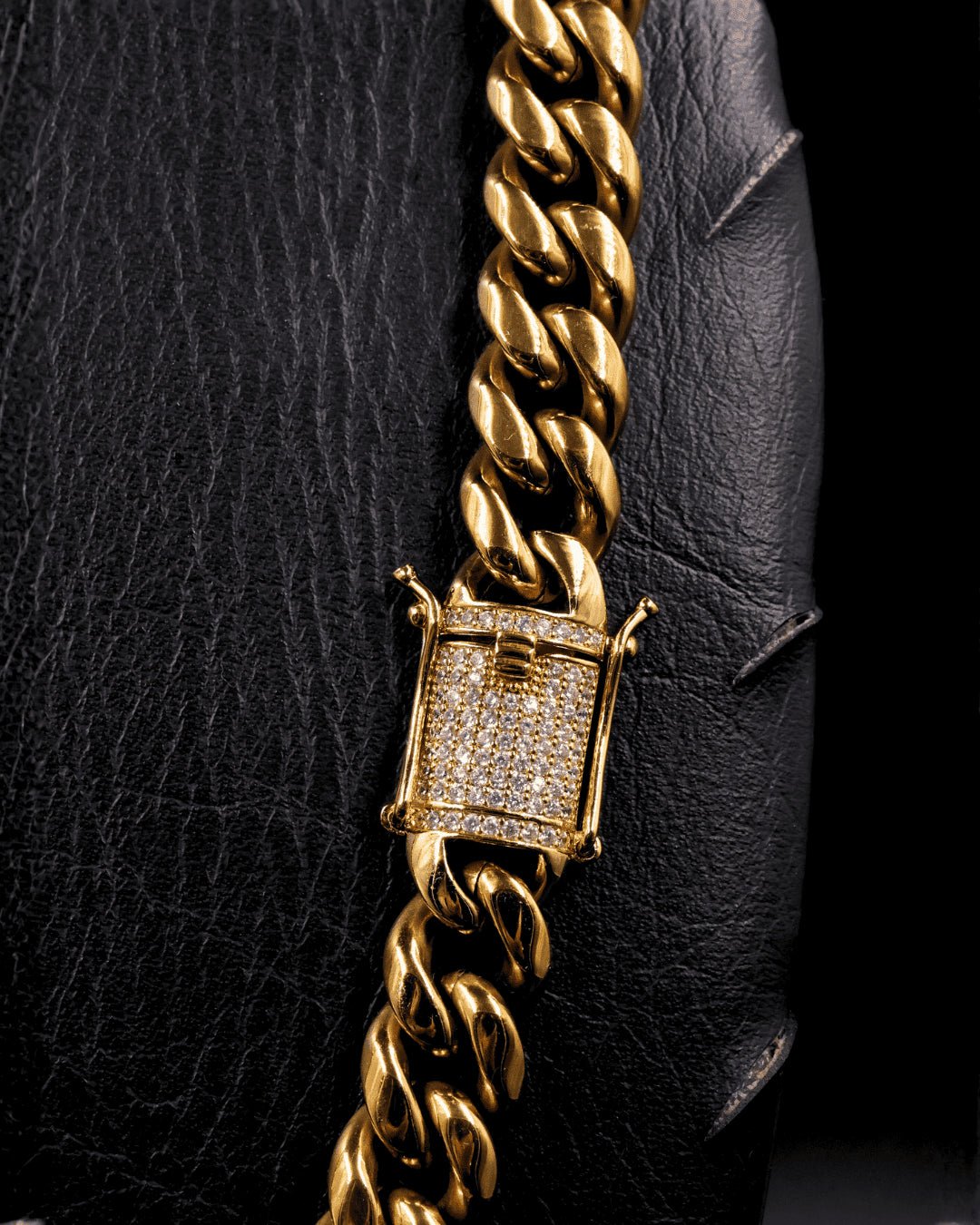 Cadena Miami Cuban - 10mm Oro Laminado 18k - Alpha Elements 18k