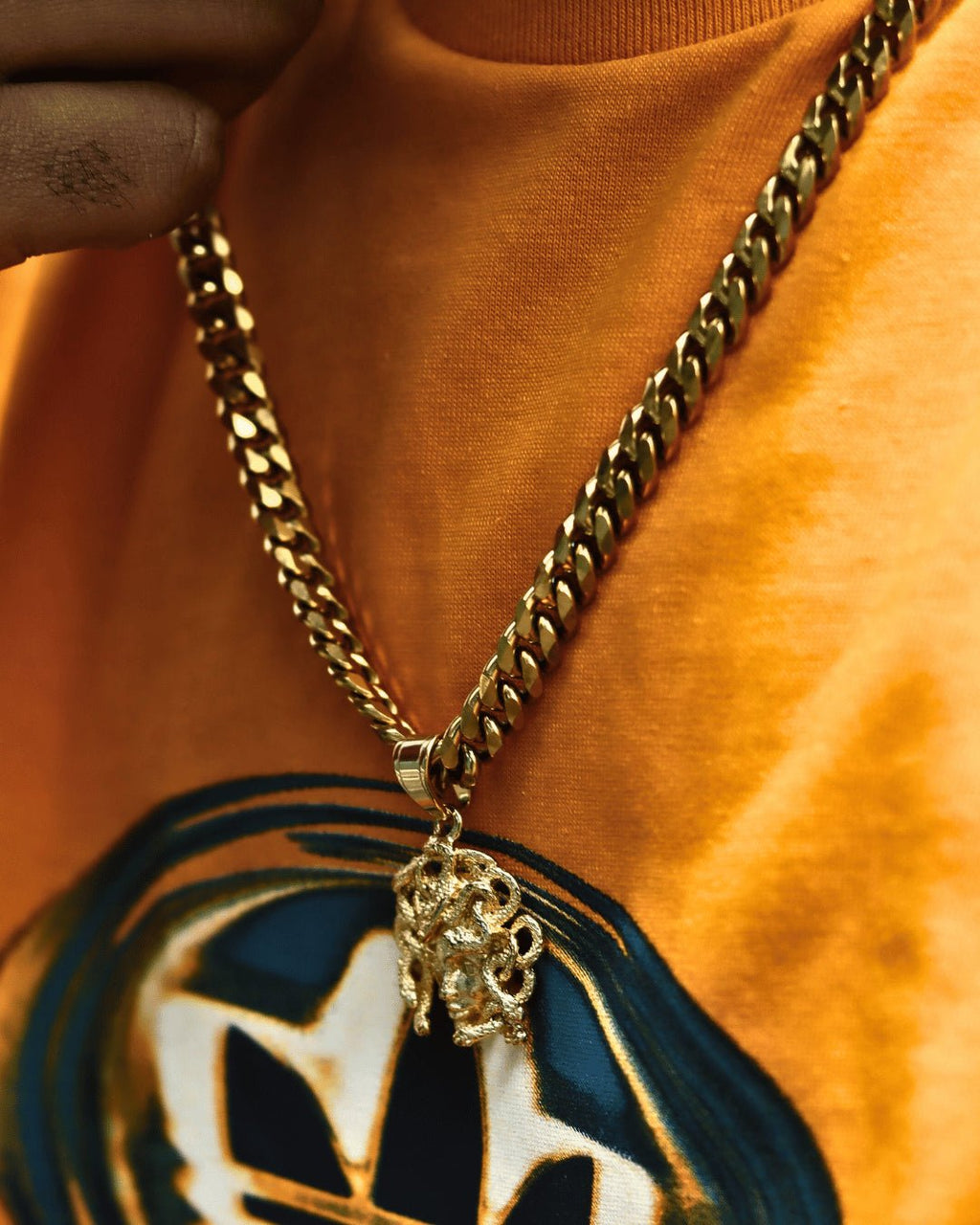 Dije Medusa - Alpha Elements 18k